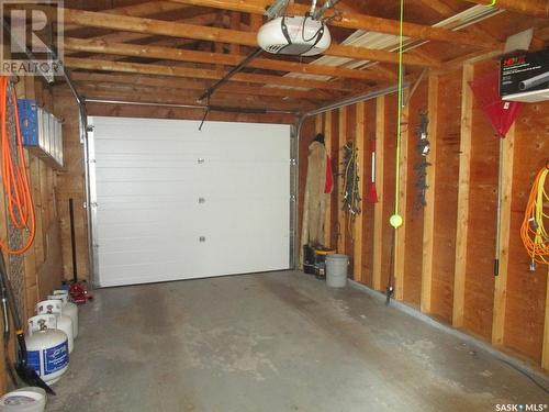 303 3Rd Avenue E, Assiniboia, SK - Indoor Photo Showing Garage