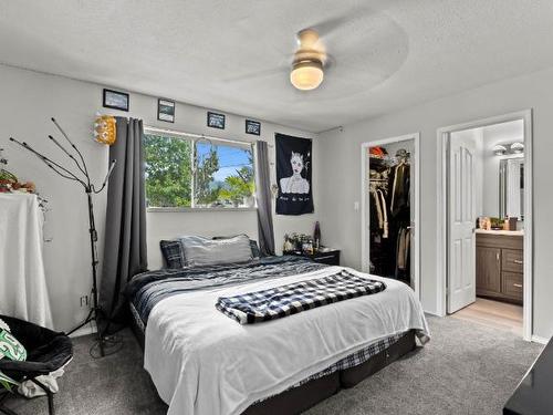 212 Murtle Road, Clearwater, BC - Indoor Photo Showing Bedroom