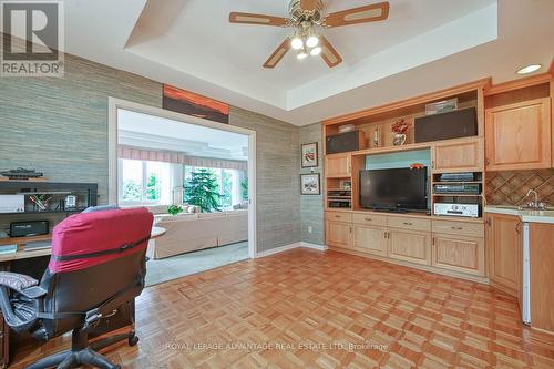 401 - 10 Armstrong Drive, Smiths Falls, ON - Indoor Photo Showing Kitchen With Double Sink