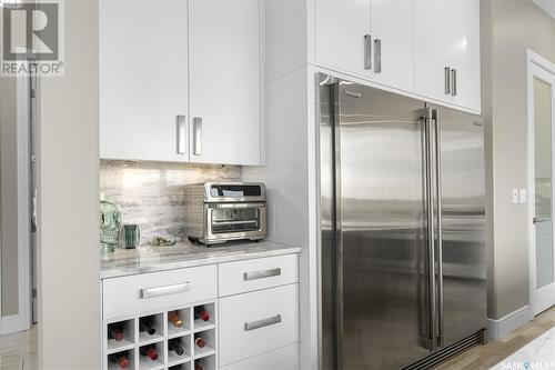 651 Bolstad Turn, Saskatoon, SK - Indoor Photo Showing Kitchen With Upgraded Kitchen