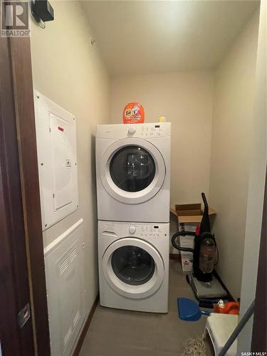 410 2101 Heseltine Road, Regina, SK - Indoor Photo Showing Laundry Room