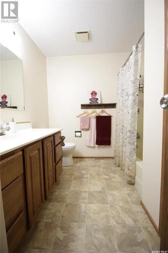 221 4Th Avenue, Whitewood, SK - Indoor Photo Showing Bathroom