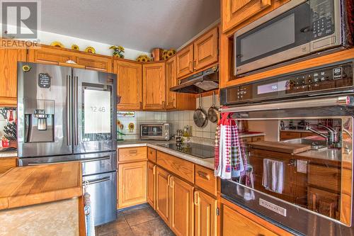 7825 China Valley Road, Falkland, BC - Indoor Photo Showing Kitchen