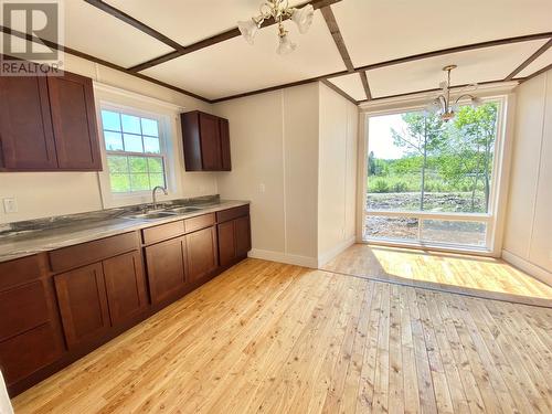 1 Shipbuilders Pond Road, Loon Bay, NL - Indoor Photo Showing Kitchen