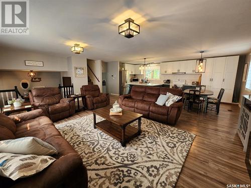 1000 Anderson Place S, Grenfell, SK - Indoor Photo Showing Living Room