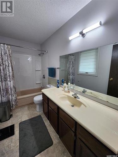 1000 Anderson Place S, Grenfell, SK - Indoor Photo Showing Bathroom