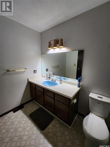 1000 Anderson Place S, Grenfell, SK - Indoor Photo Showing Bathroom