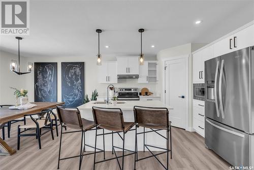 322 Chelsom Manor, Saskatoon, SK - Indoor Photo Showing Kitchen With Upgraded Kitchen