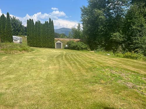 520 Wellington Avenue, Warfield, BC - Outdoor With View