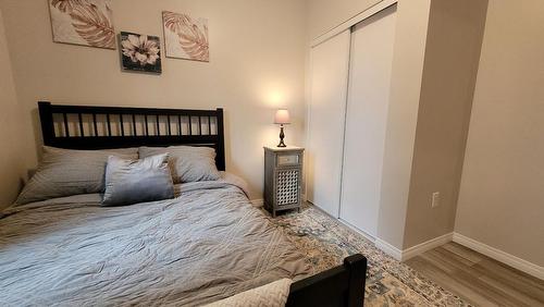 1616 Benniger Road, Christina Lake, BC - Indoor Photo Showing Bedroom