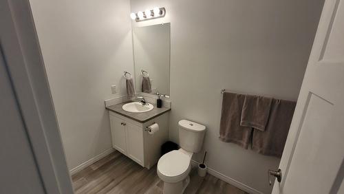 1616 Benniger Road, Christina Lake, BC - Indoor Photo Showing Bathroom