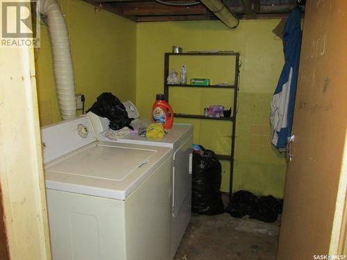 613 7Th Avenue W, Nipawin, SK - Indoor Photo Showing Laundry Room