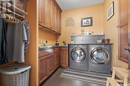 Verendrye Creek Acres, Kindersley Rm No. 290, SK - Indoor Photo Showing Laundry Room