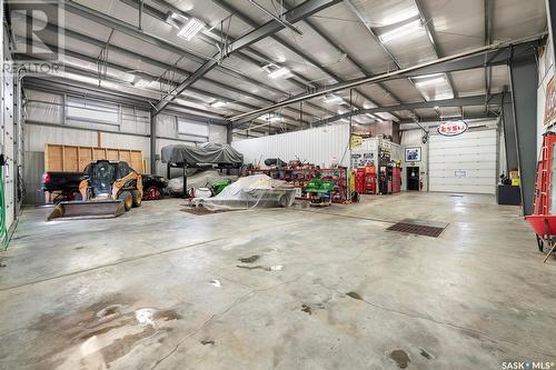 Verendrye Creek Acres, Kindersley Rm No. 290, SK - Indoor Photo Showing Garage