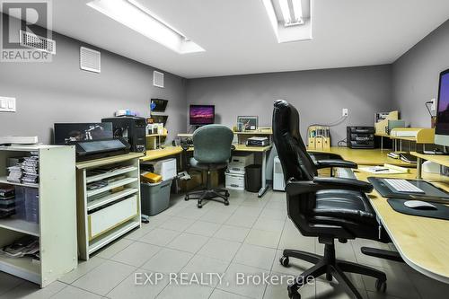 8 Warwick Rd, Hamilton, ON - Indoor Photo Showing Office