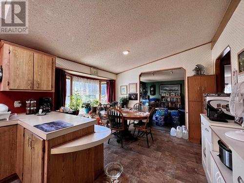 4996 Lily Pad Lake Road, 100 Mile House, BC - Indoor Photo Showing Kitchen