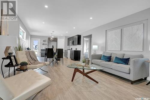 2456 Saunders Crescent, Regina, SK - Indoor Photo Showing Living Room