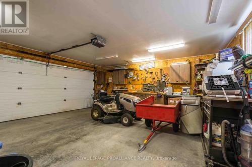 19 Horseshoe Lane, Prince Edward County, ON - Indoor Photo Showing Garage