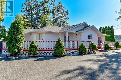 11471 Reiswig Road, Lake Country, BC - Outdoor With Facade