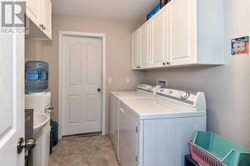 11471 Reiswig Road, Lake Country, BC - Indoor Photo Showing Laundry Room