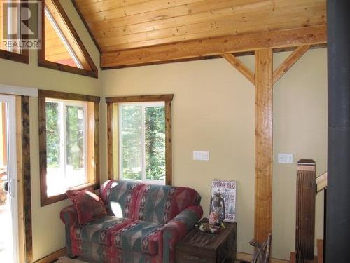 3589 Sellars Road, Canim Lake, BC - Indoor