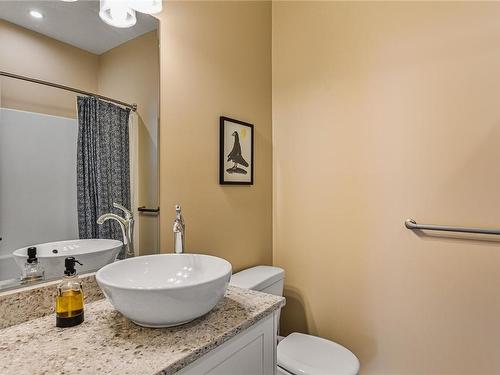 206B-6596 Baird Rd, Port Renfrew, BC - Indoor Photo Showing Bathroom