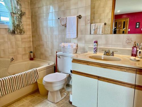 Salle de bains - 758 Ch. Principal, Grosse-Île, QC - Indoor Photo Showing Bathroom