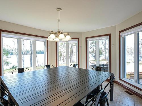 Dining room - 25 Ch. Des Pointes, Chute-Saint-Philippe, QC - Indoor Photo Showing Dining Room
