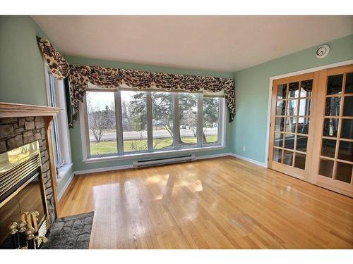 Autre - 304 Route 132 E., New Richmond, QC - Indoor With Fireplace