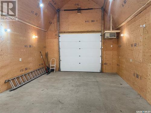 19 Diehl Drive, Leask Rm No. 464, SK - Indoor Photo Showing Garage