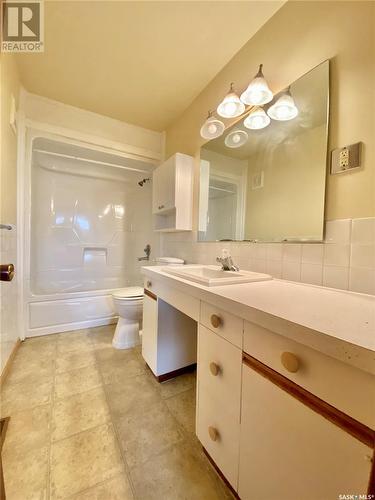 1132 Broadview Road, Esterhazy, SK - Indoor Photo Showing Bathroom