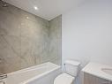 Bathroom - 4-9409 Av. Larose, Montréal (Villeray/Saint-Michel/Parc-Extension), QC  - Indoor Photo Showing Bathroom 