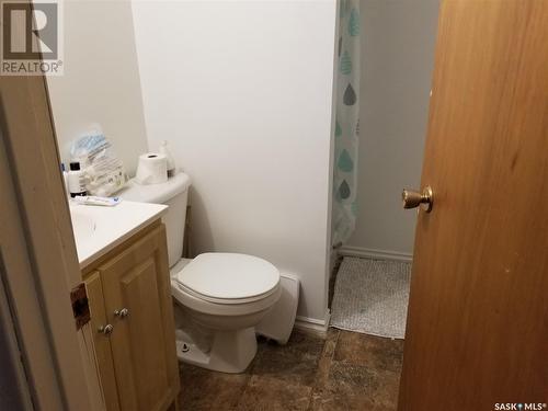 497 6Th Avenue E, Unity, SK - Indoor Photo Showing Bathroom