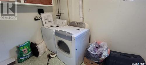 497 6Th Avenue E, Unity, SK - Indoor Photo Showing Laundry Room