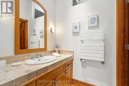 16496 Ninth Line, Whitchurch-Stouffville, ON - Indoor Photo Showing Bathroom