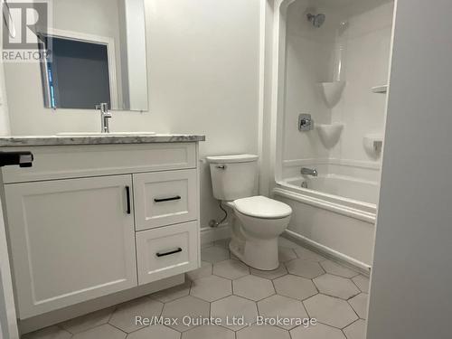 100 Raycroft Drive, Belleville, ON - Indoor Photo Showing Bathroom