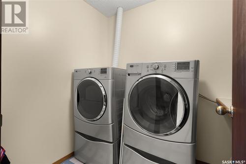 106 Shaw Drive, Regina Beach, SK - Indoor Photo Showing Laundry Room