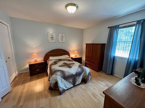 8 - 210 20Th Avenue S, Creston, BC - Indoor Photo Showing Bedroom