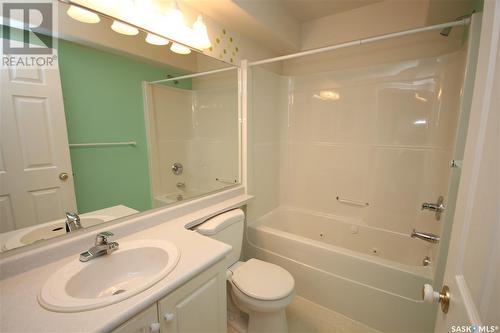 304 1152 103Rd Street, North Battleford, SK - Indoor Photo Showing Bathroom