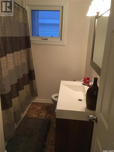 913 Pacific Street, Grenfell, SK - Indoor Photo Showing Bathroom