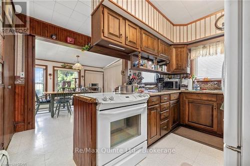 595 Elmbrook Road, Prince Edward County, ON - Indoor Photo Showing Kitchen