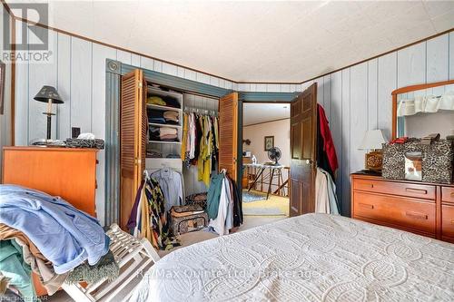 595 Elmbrook Road, Prince Edward County, ON - Indoor Photo Showing Bedroom