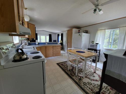 1347 Waldo Road, Baynes Lake, BC - Indoor Photo Showing Kitchen