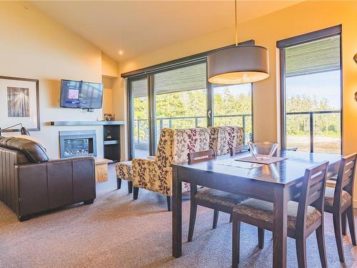 410-596 Marine Dr, Ucluelet, BC - Indoor With Fireplace