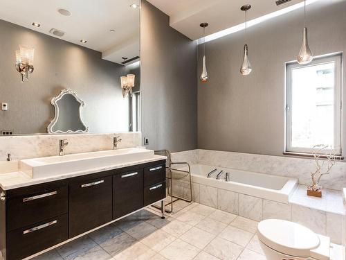 Salle de bains - 903-905-859 Rue De La Commune E., Montréal (Ville-Marie), QC - Indoor Photo Showing Bathroom