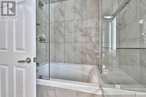 5 Pioneer Drive, Mississauga, ON - Indoor Photo Showing Bathroom