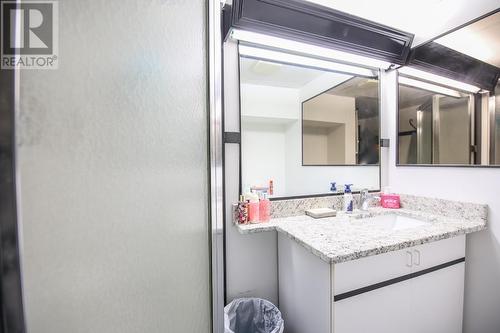 8507 92Nd Avenue, Osoyoos, BC - Indoor Photo Showing Bathroom