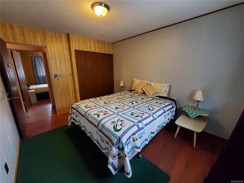 860 Jewitt Dr, Tahsis, BC - Indoor Photo Showing Bedroom