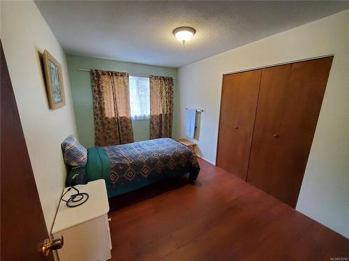 860 Jewitt Dr, Tahsis, BC - Indoor Photo Showing Bedroom