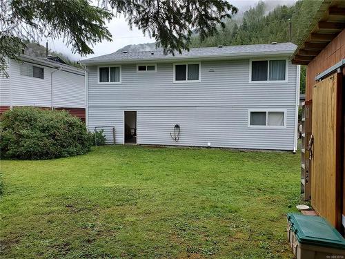 860 Jewitt Dr, Tahsis, BC - Outdoor With Exterior